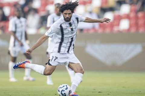 من اختيار الجمهور.. النني ينافس على جائزة أفضل لاعب في الدوري الإماراتي